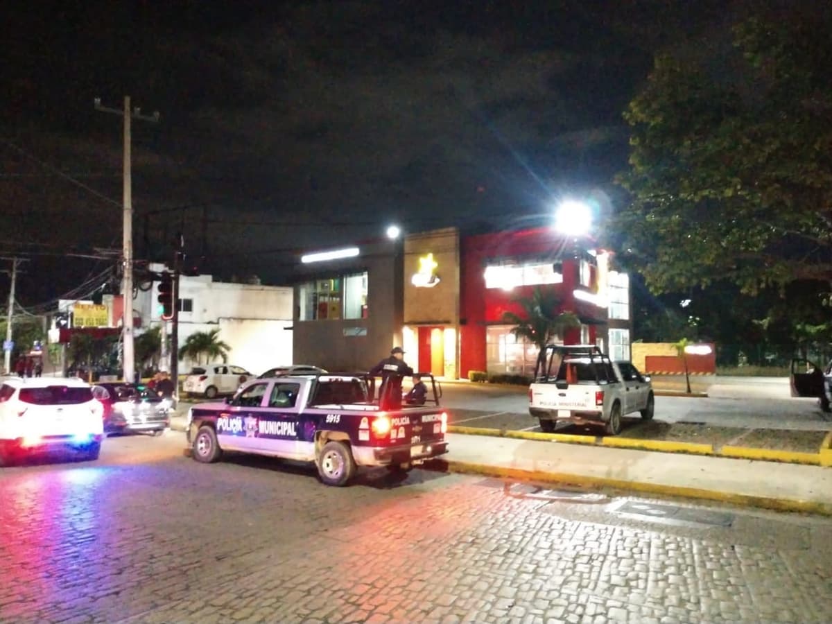 Asaltan restaurante y son capturados en Cancún