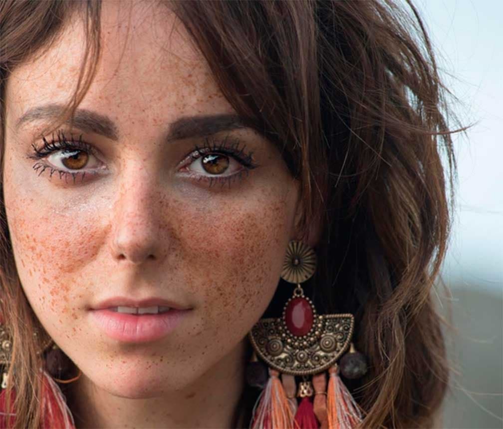 Natalia Téllez más sensual que nunca, posa como 'Dios la trajo al mundo'