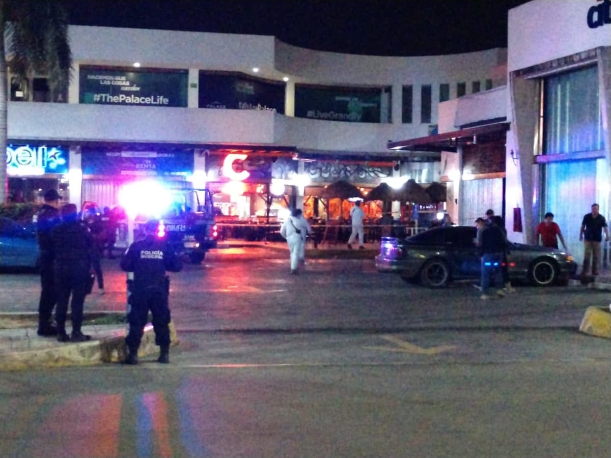 Doble ejecución en Cervecería Chapultepec de Cancún