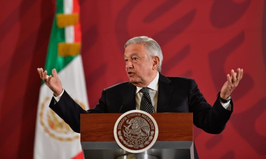 AMLO anuncia que si los ciudadanos lo piden, investigará a Calderón