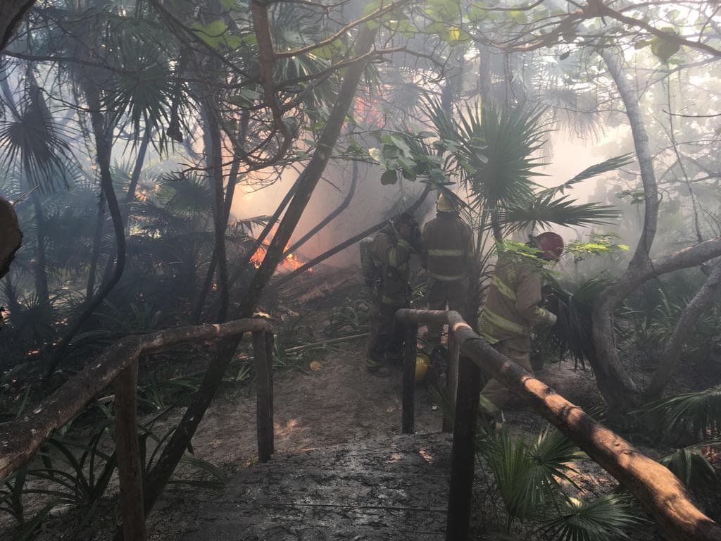 Trágico incendio en hotel de Tulum provoca evacuación