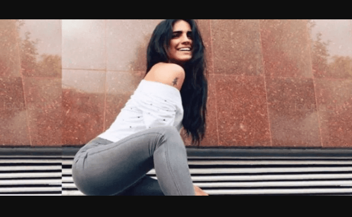 Filtran video donde esposo de Bárbara del Regil la agarra “de perrito”