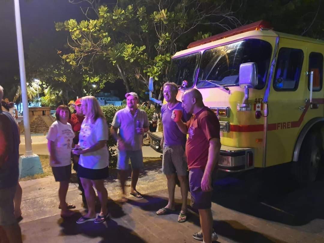 Desde Canadá, llega camión de bomberos donado a Puerto Morelos