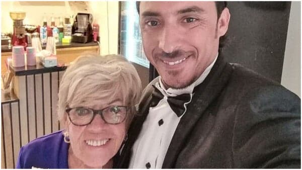 Abuelita de 80 años conoce a su novio de 35 años en Facebook y se hace viral