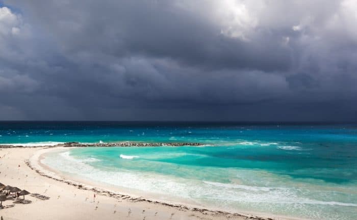 Clima: Amenaza de lluvia latente para el Caribe Mexicano