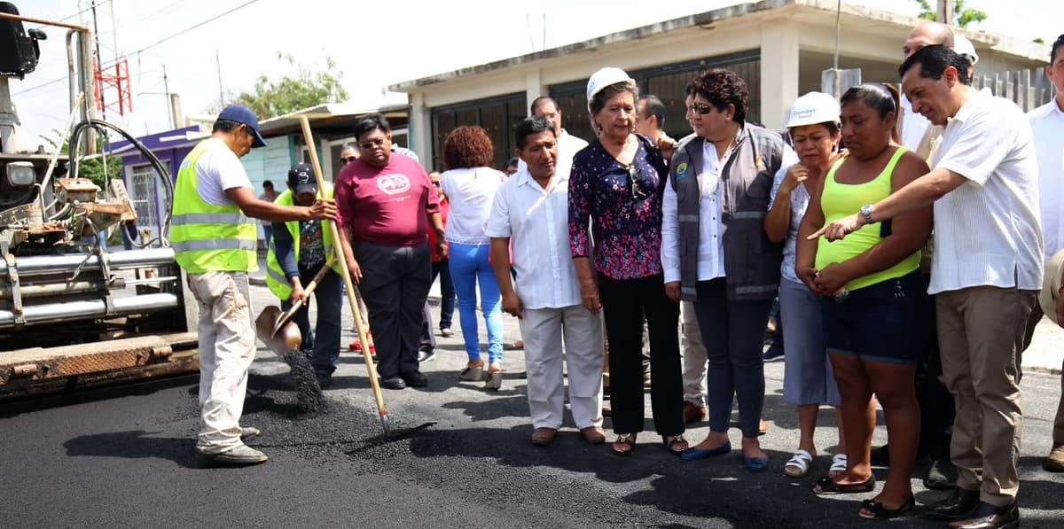 Carlos Joaquín rehabilita y construye calles en beneficio de casi 300 mil quintanarroenses