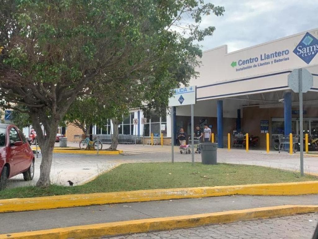 Reportan tres asaltos diarios en estacionamiento de Sam’s Club de Playa del Carmen