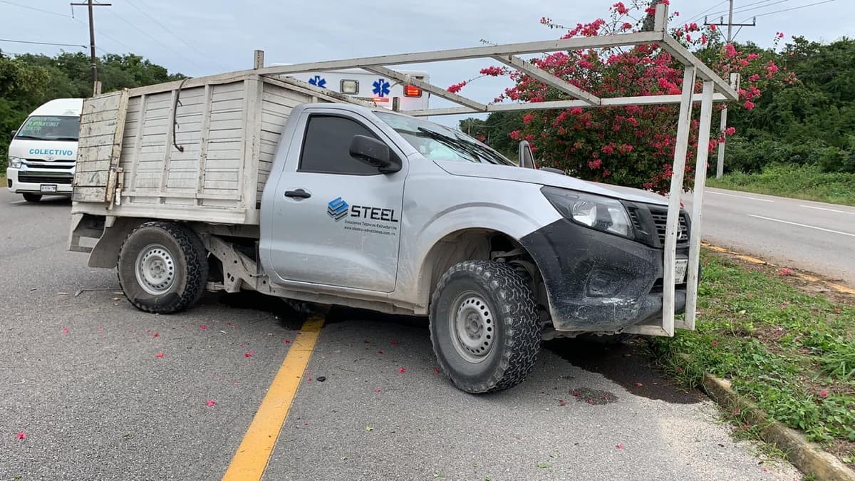 Falla de neumático provoca tremendo accidente en carretera Playa-Tulum