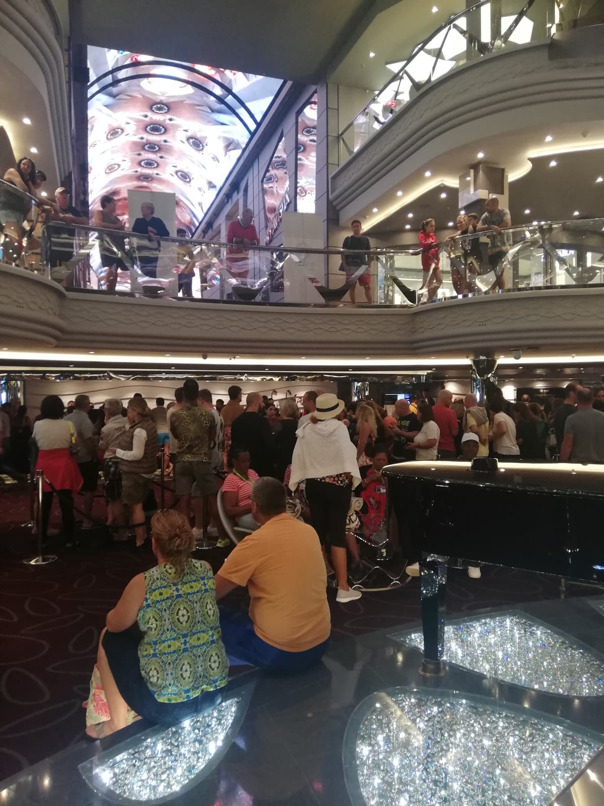 “Ya se nos fue el día, no dará tiempo de desembarcar” lamenta turista a bordo del MSC Meraviglia