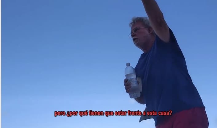 ¡Ahora en Tulum! Extranjero reclama a mexicanos por estar frente a su casa de playa