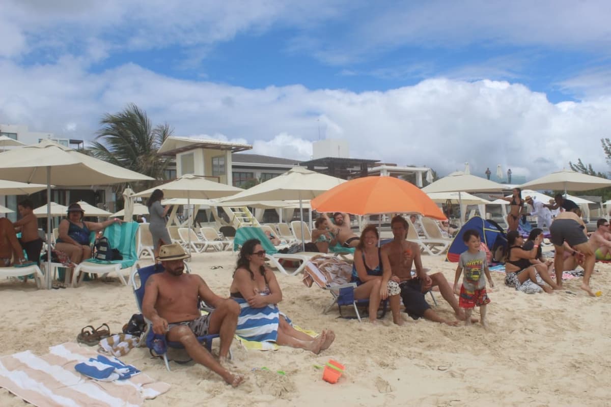 Ciudadanos piden se respeten las playas públicas durante picnic en Mamitas