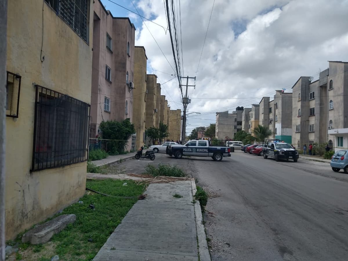 Balean a taxista en Cancún