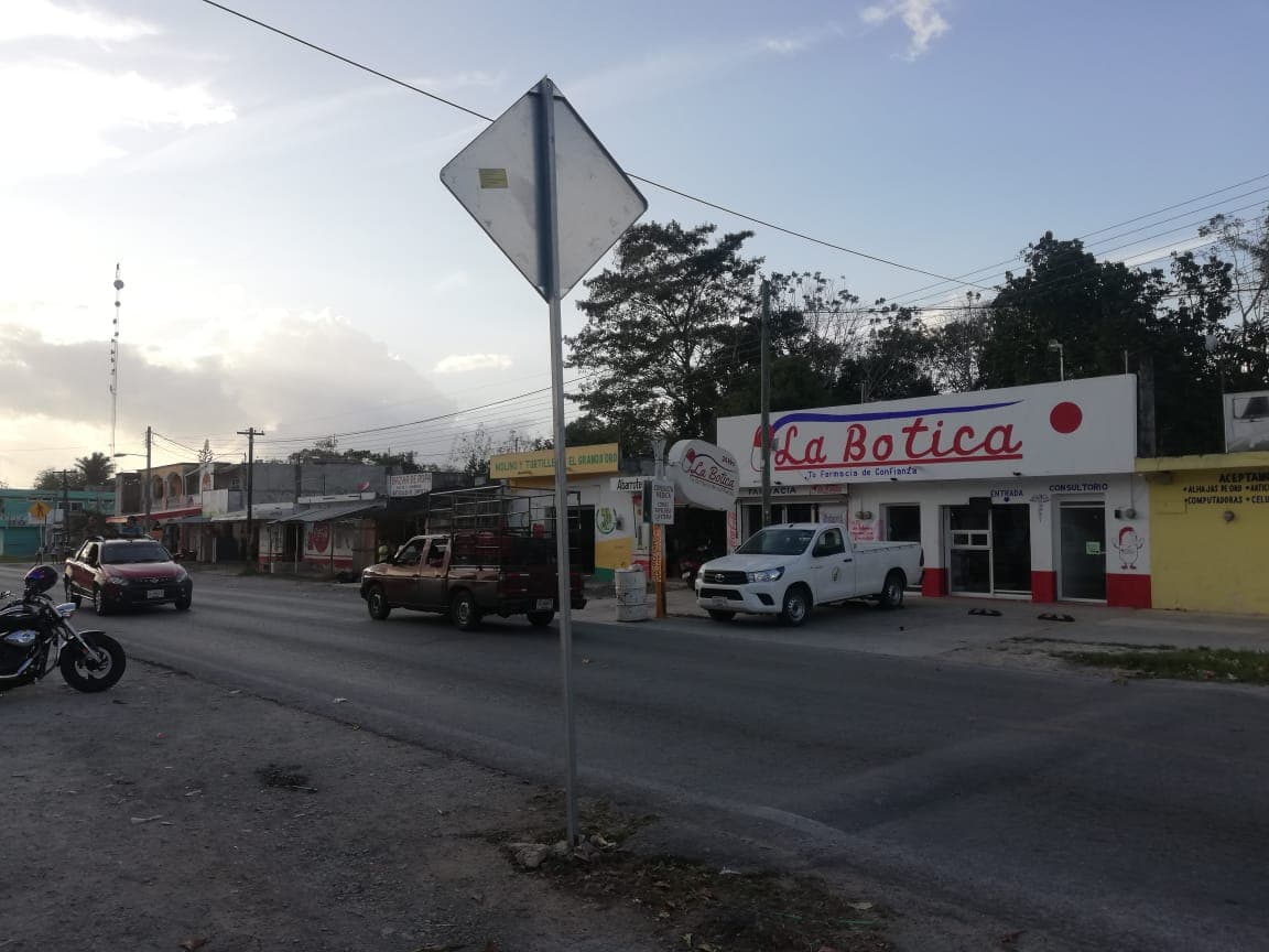 Miserables condiciones en zona maya: alcalde lleva dos meses sin cobrar
