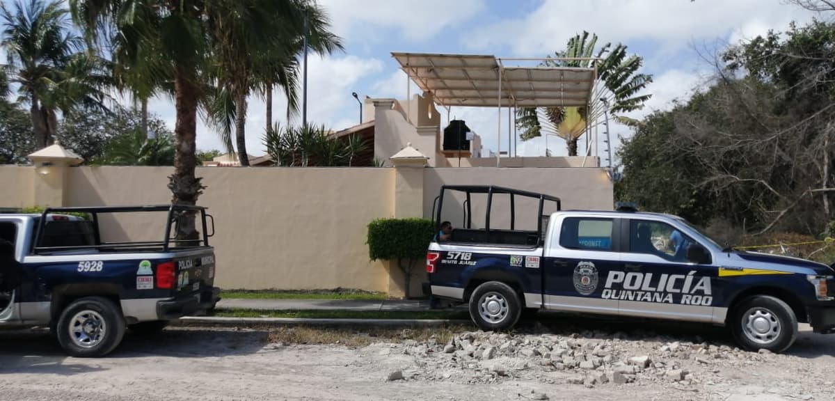 Ejecutan a un hombre en un camino de terracería en Cancún