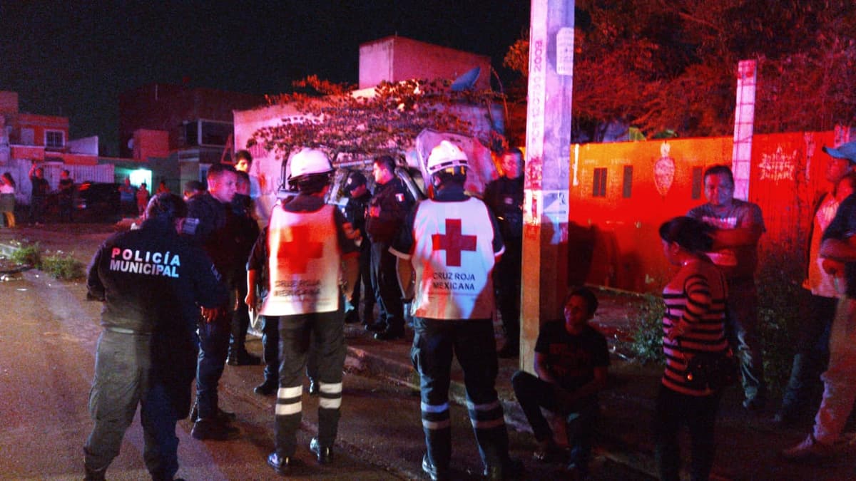 Patrulla en persecución se estrella contra automovilista inocente