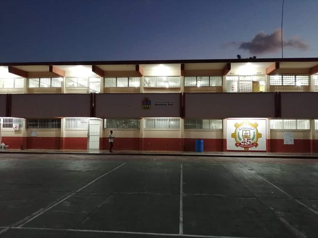 Mamá del niño que amenazó a maestro en Cozumel es policía