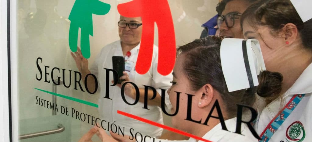 Se queda sin trabajo personal del Seguro Popular ¡no se recontratarán!