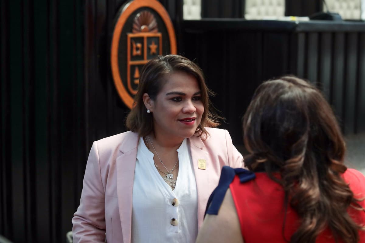 Diputados de Morena solicitan expulsión de Reyna Durán