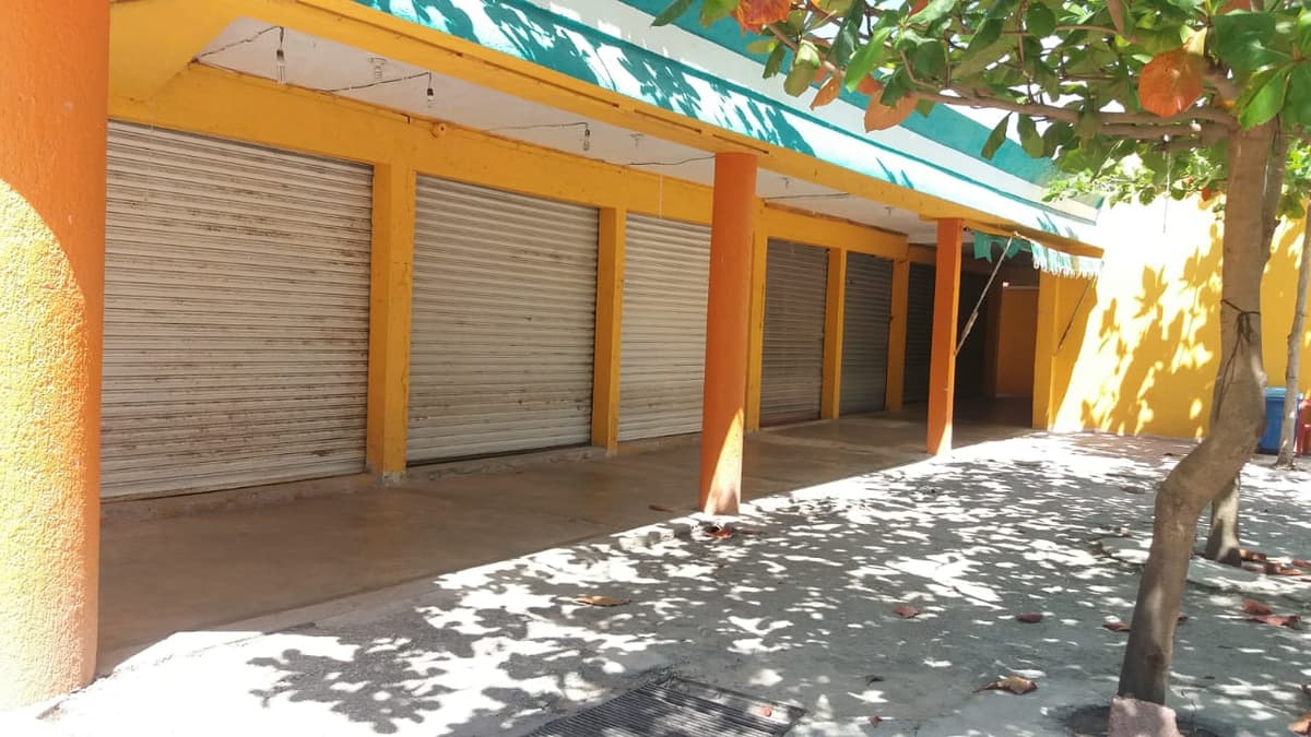 Cierran negocios de la zona arqueológica de Tulum