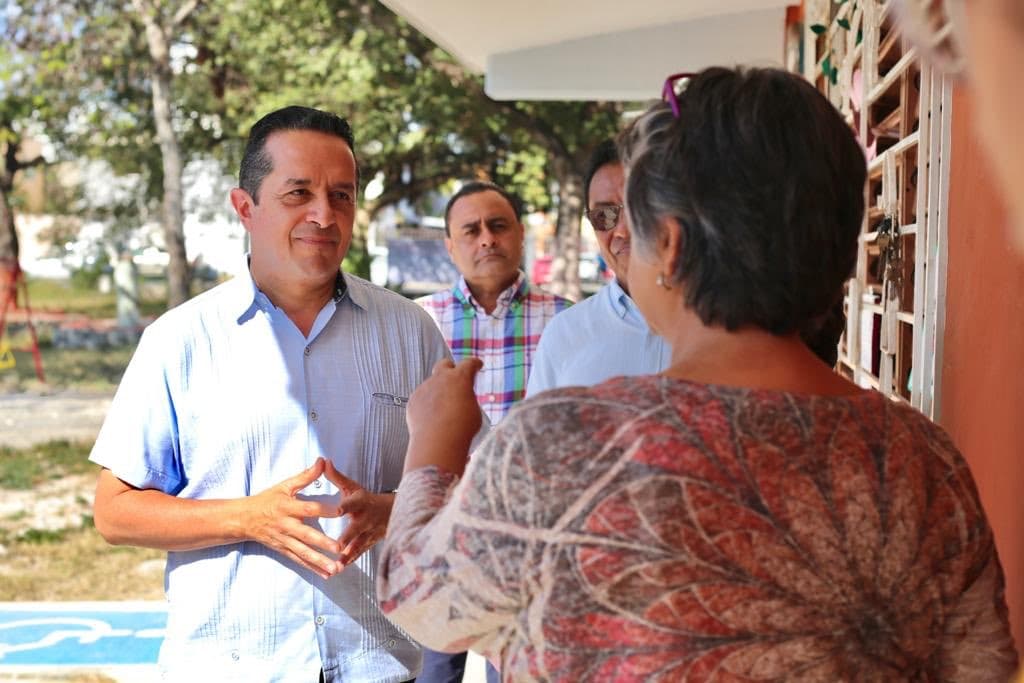 Analiza gobierno de Carlos Joaquín crear albergue para turistas varados