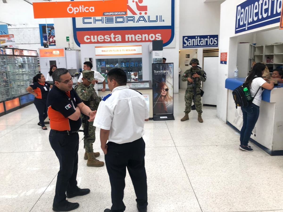 Galería: Por "robar" comida, les mandan hasta la Guardia Nacional a dos jóvenes chetumaleños