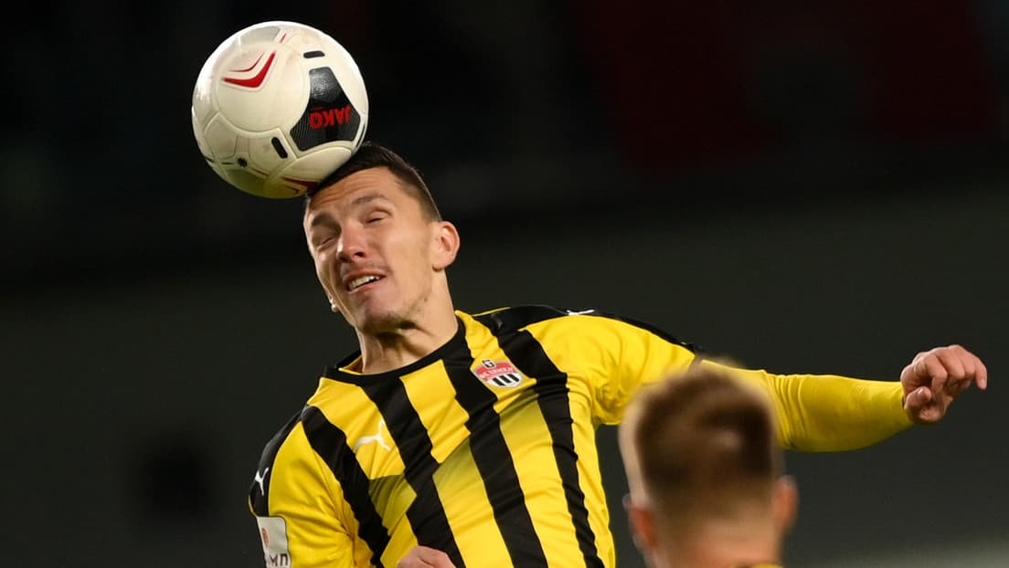 Video: futbolista ruso repite gol de Van Persie en la Copa Mundial