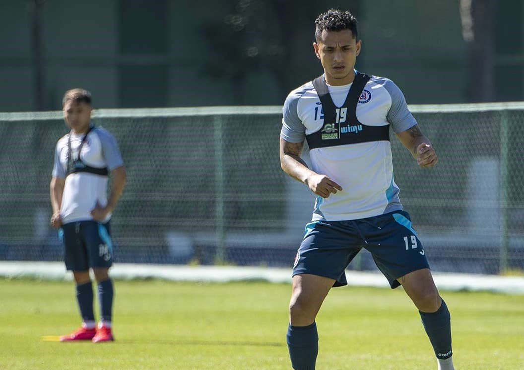 Yoshimar Yotún recae en su lesión y causa baja del Cruz Azul