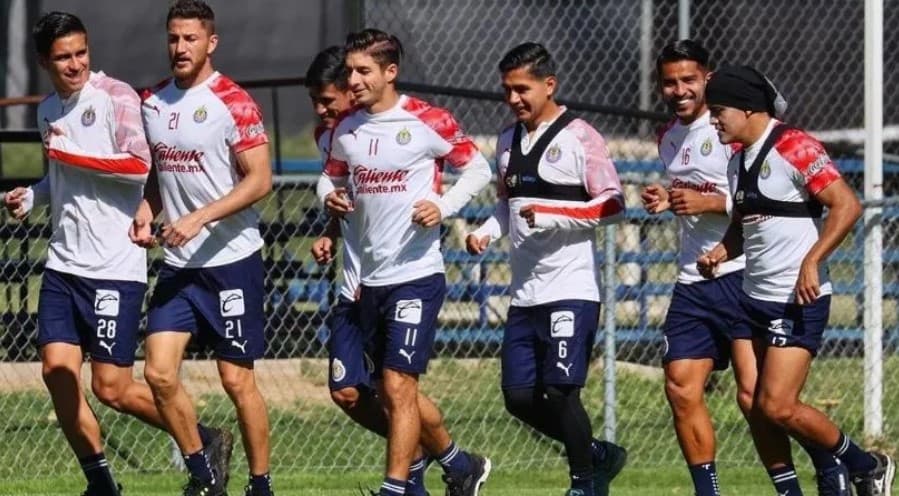 Chivas abrirá su entrenamiento a cambio de peluches