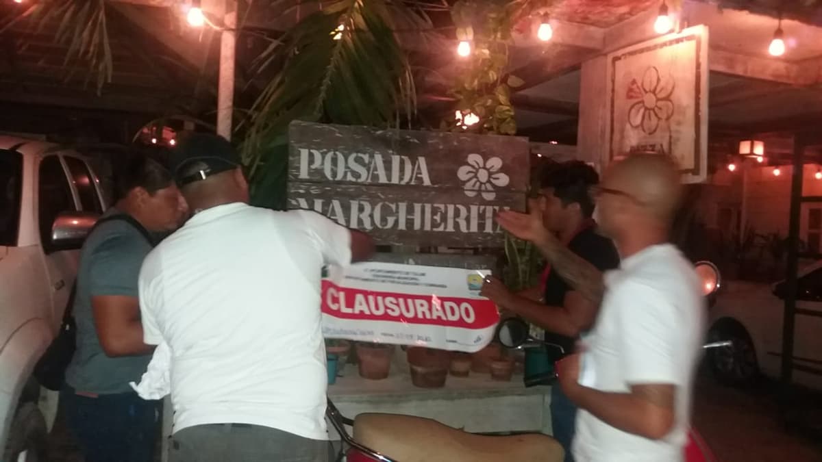 ¡No aprenden!: Clausuran taquería y hostal en Tulum por vender alcohol y aglomerar clientes