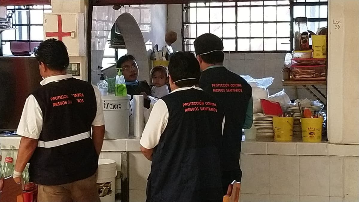 Multarán a restaurantes que ofrezcan comer en el lugar