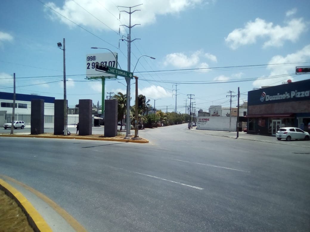 ¡Sin un alma el centro de Cancún! Cierre total de principales avenidas