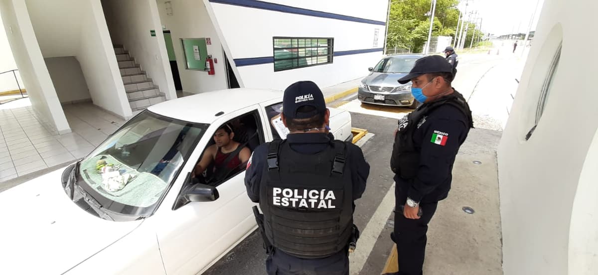 Detienen a dos sujetos con arma en filtro de Chetumal