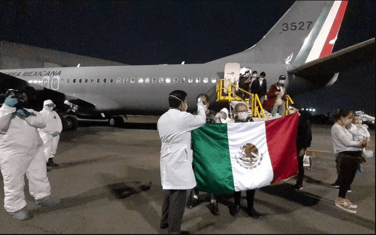 Pareja mexicana pasó su luna de miel varada en Sudáfrica por coronavirus