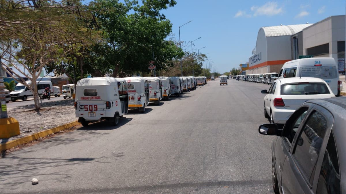 Reclutan a desempleados de mototaxistas en Playa del Carmen