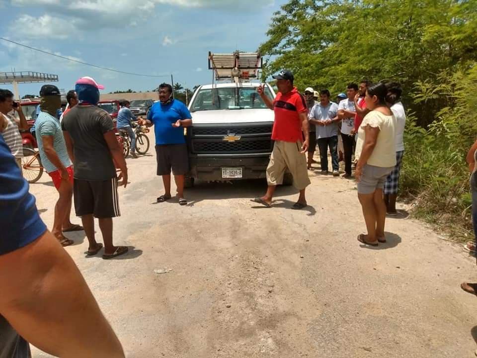 Retienen a personal de CFE en Chiquilá por querer cortar la luz en plena pandemia