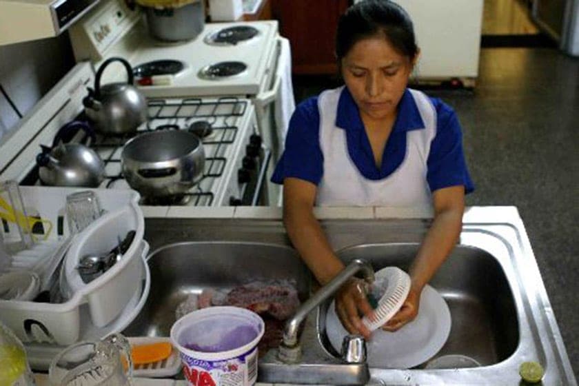 Afectan derechos laborales de trabajadoras del hogar en la pandemia