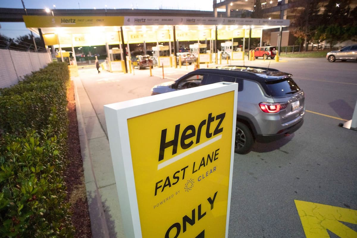 Hertz, empresa de alquiler de autos se declara en bancarrota
