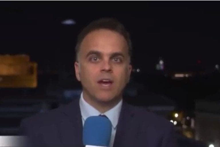 Video: ¿Es un ovni? Captan objeto volador durante transmisión en vivo