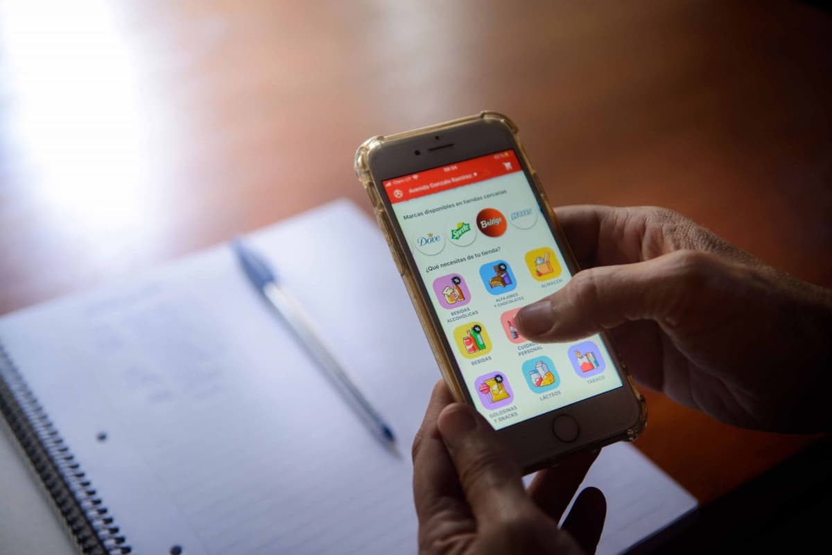 Desarrollan aplicación para comprar en tienditas en línea
