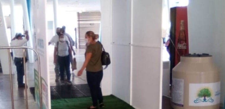 Instalan túnel sanitizante que causa daños a la salud en Cozumel