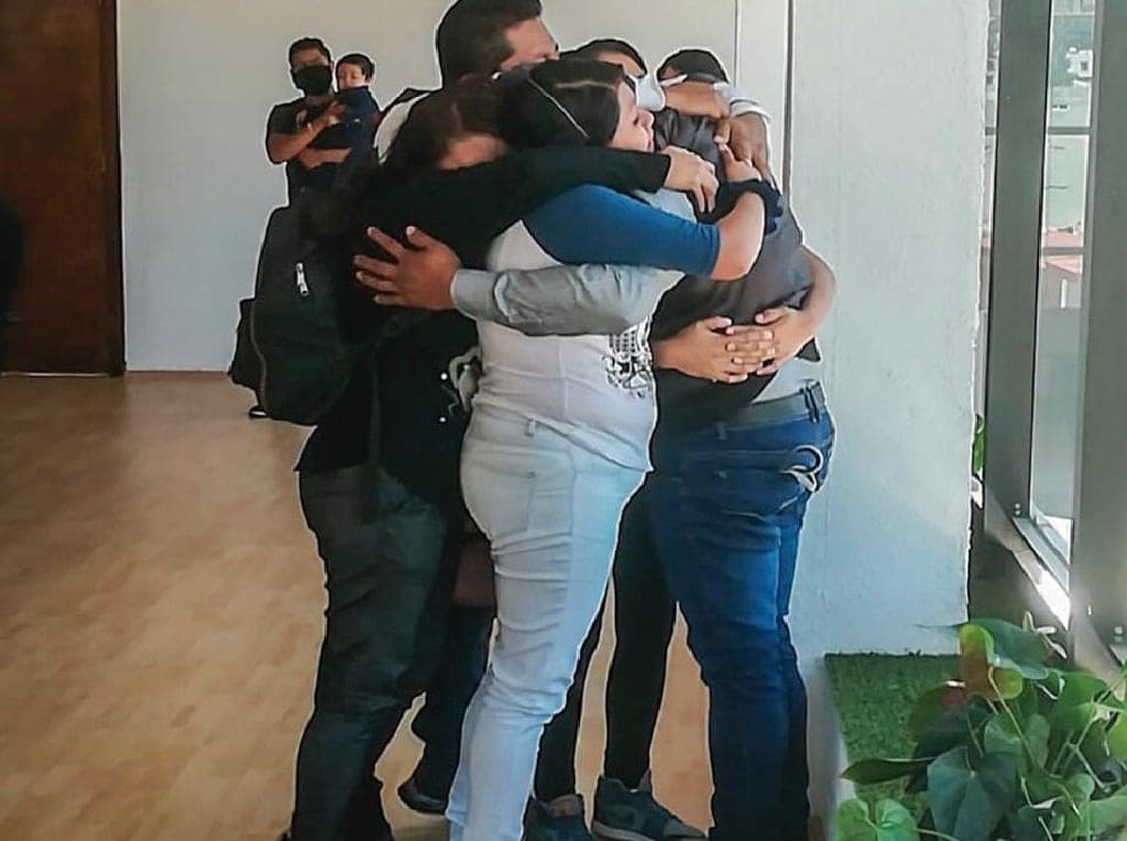 Joven se reencuentra 30 años después con su familia; se perdió a los 6 años