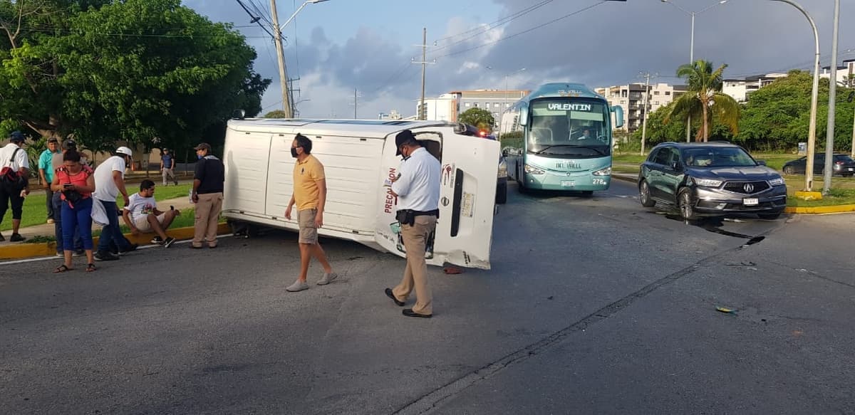 Accidente en Cancún deja a nueve lesionados