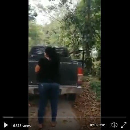 Video: Sicarios golpean brutalmente a mujeres por no hacer "su trabajo"