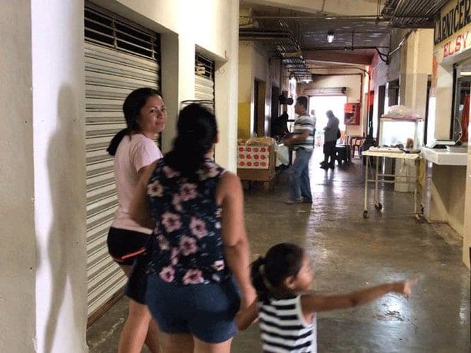 Mercado "Diana Laura" trabaja al 50% y solo las mañanas en Playa del Carmen