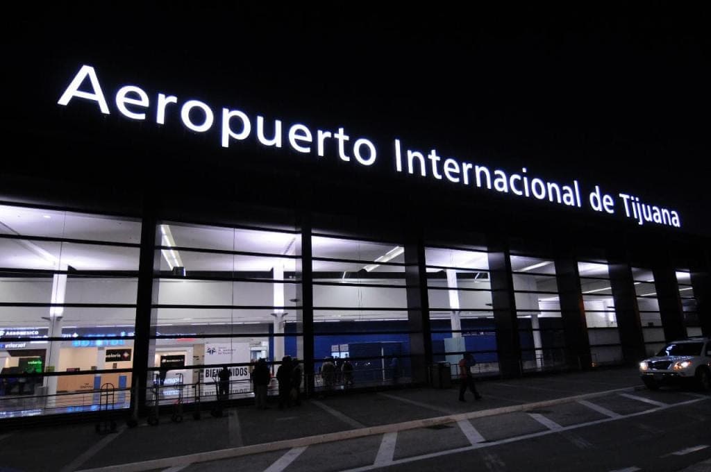 Cierra aeropuerto de Tijuana, por ingreso ilícito de autoridades municipales