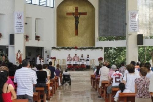 Se reanudan las misas católicas en Quintana Roo