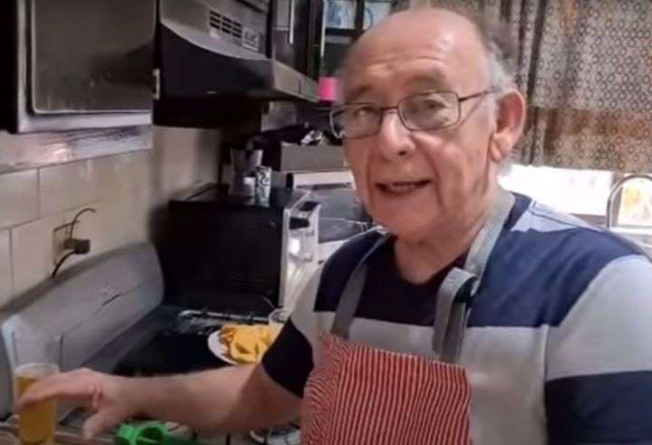 Abuelito se vuelve youtuber tras perder su empleo por la pandemia