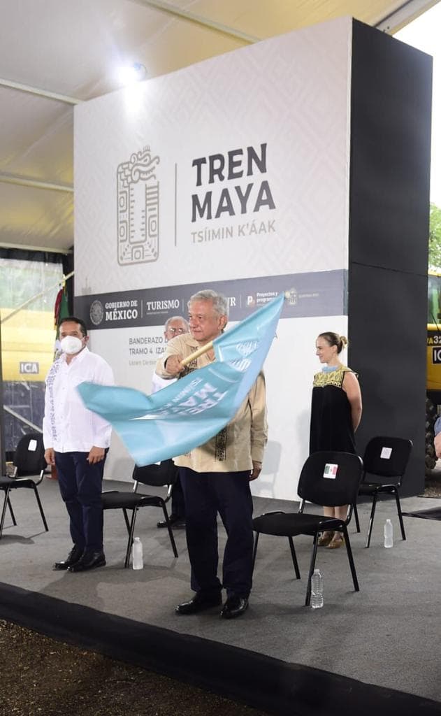Da AMLO banderazo al Tren Maya desde Quintana Roo