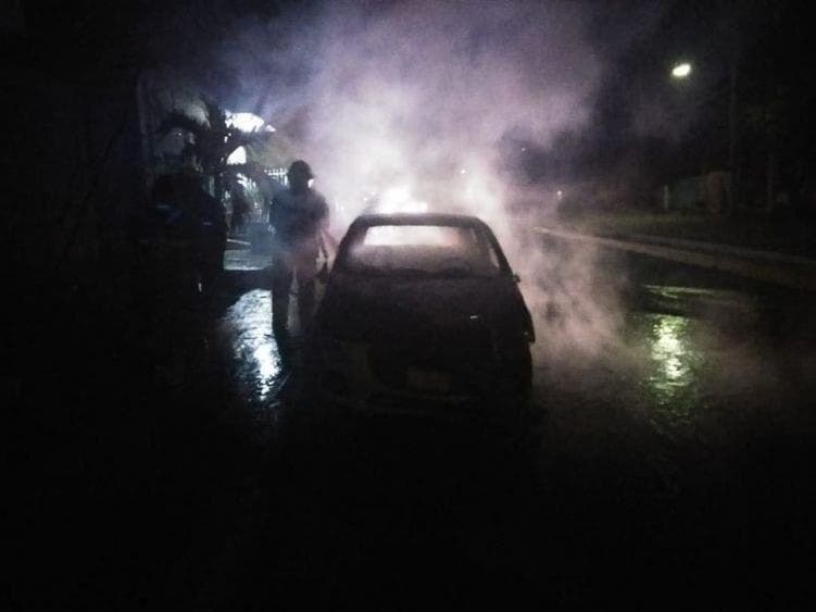Sigue la quemadera de coches en Chetumal ¿pirómano suelto o extorsiones?