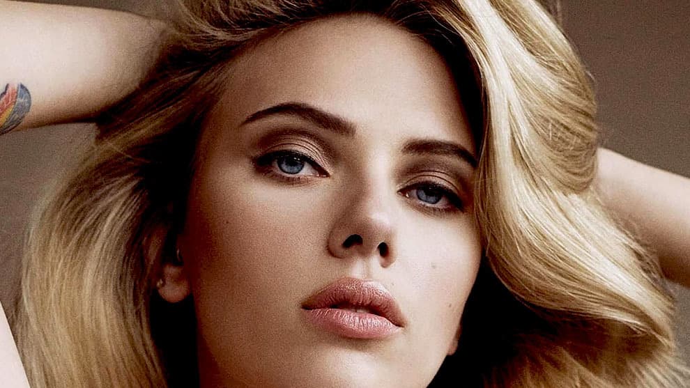 Fans de España enloquecen con desnudo de Scarlett Johansson en escabrosa película